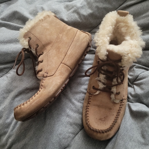 Uggs - Picture 2 of 3